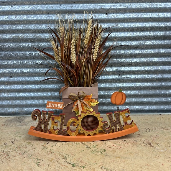 creative design ltd Other - Welcome autumn curved sign and faux grass and in a paper bag